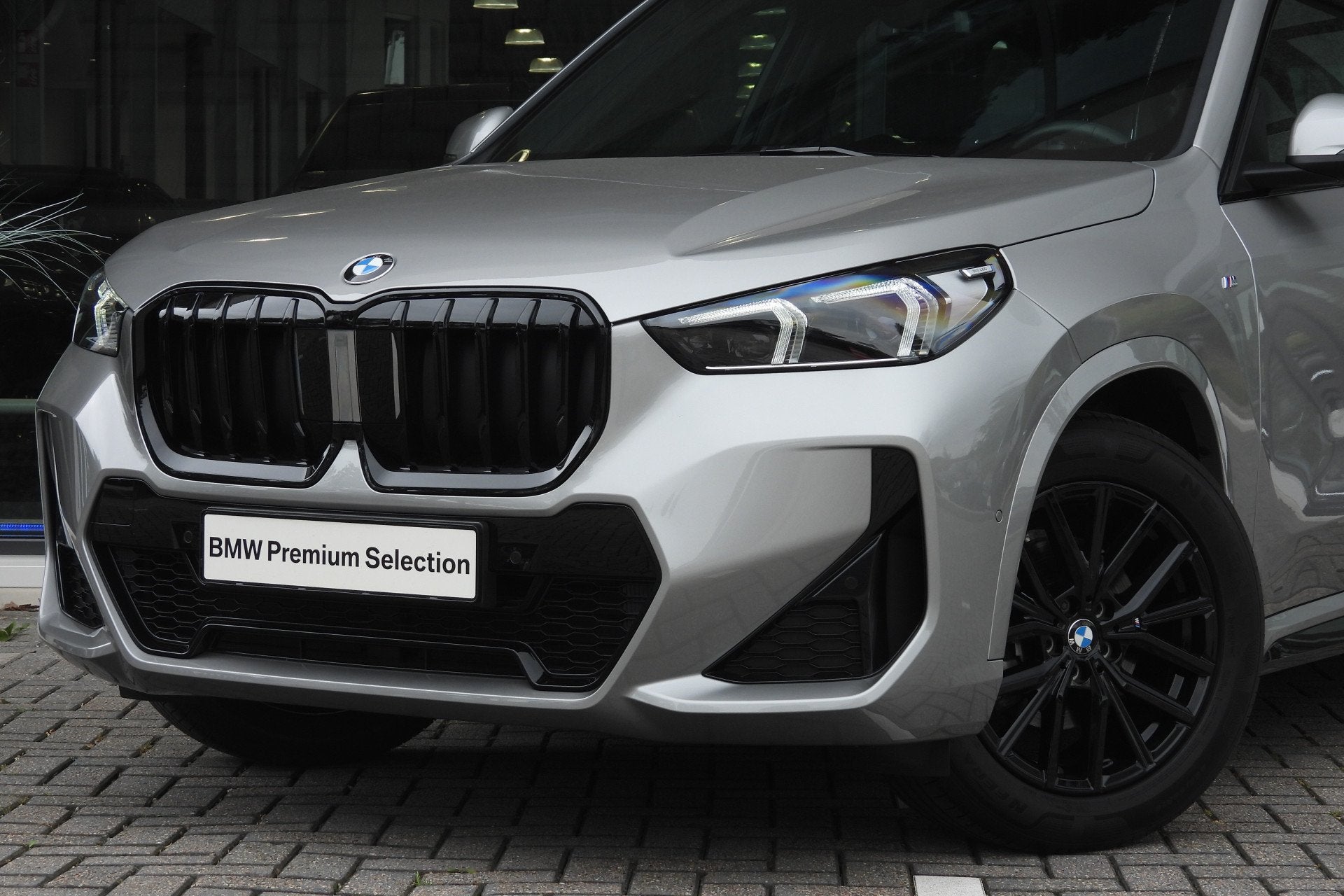 BMW X1 sDrive18i M Sport Automaat / M Adaptief onderstel / S, Auto's, Dealer onderhouden, 136 pk, Gebruikt, Zwart