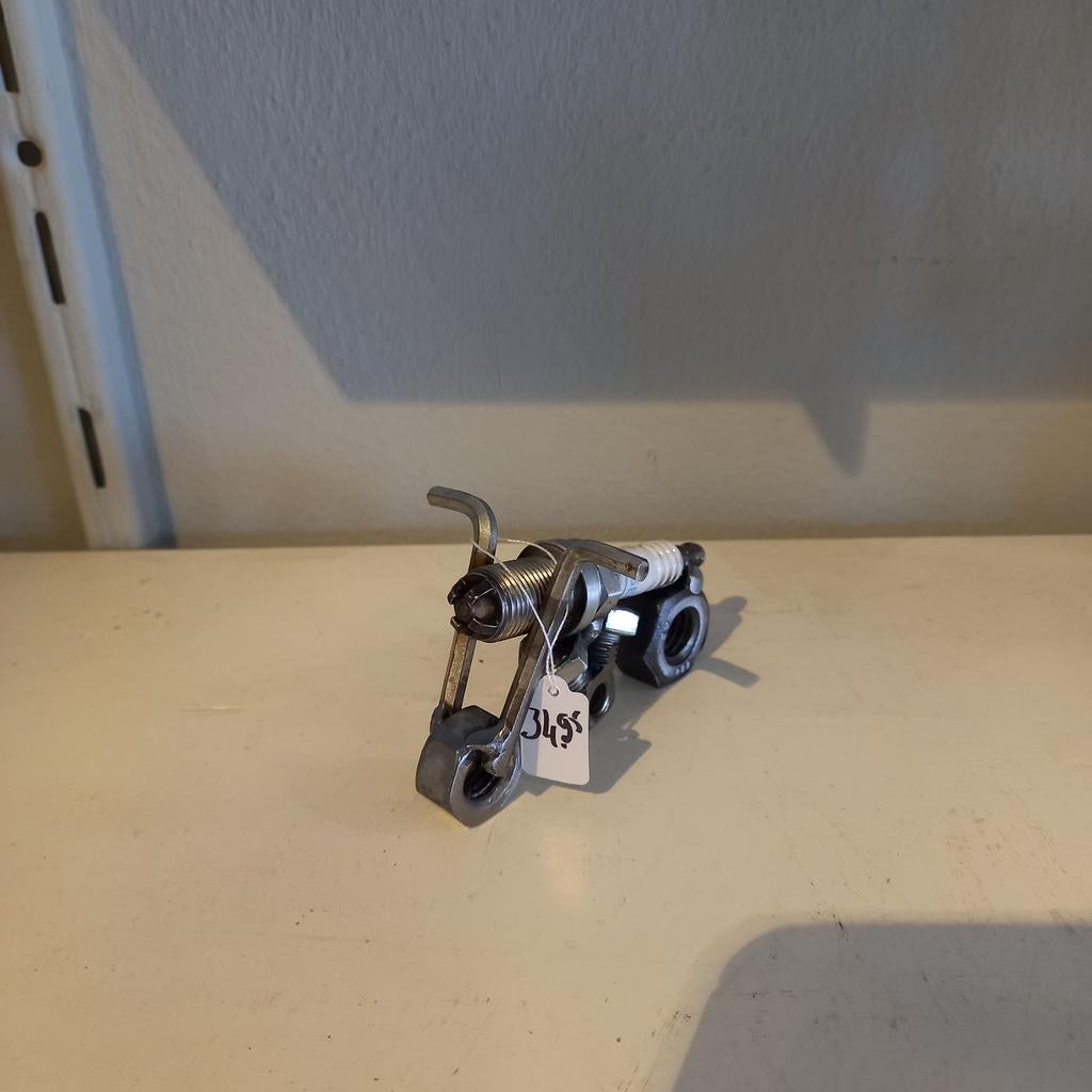 Motor gemaakt van oude bougie - upcycling - mancave, M, Ophalen of Verzenden, Metaal, M