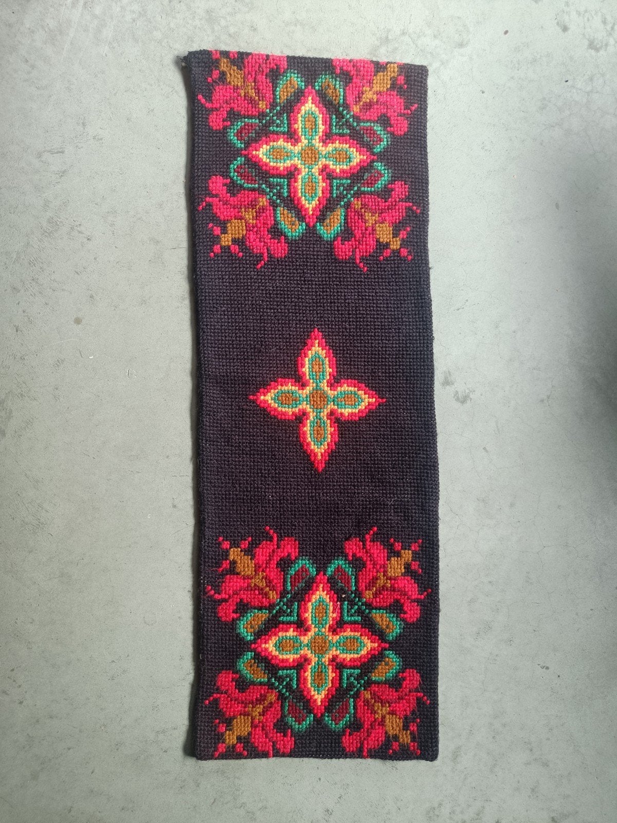 vintage geborduurde zwarte loper met felle bloemen, Ophalen of Verzenden