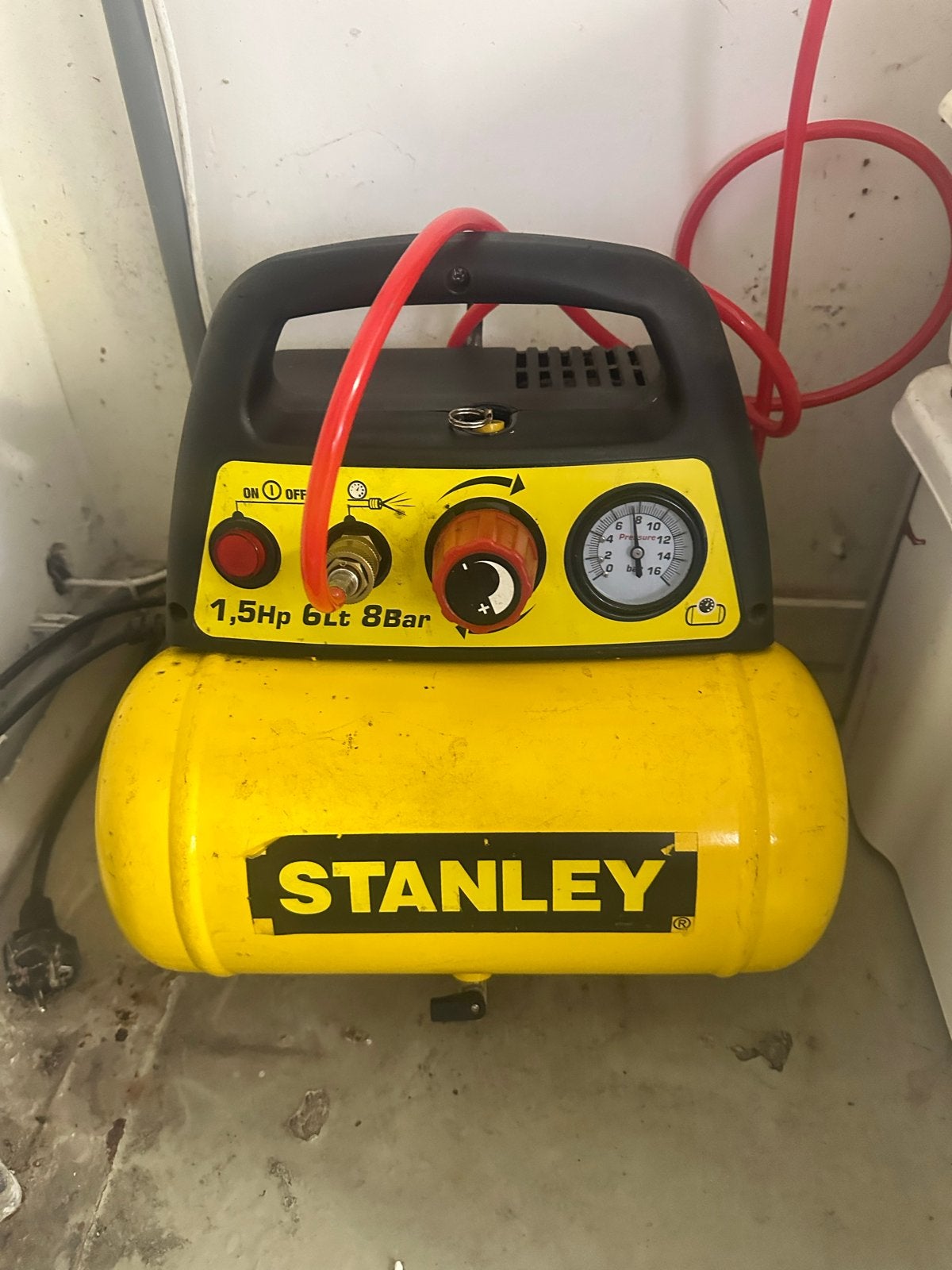 Stanley Compressor 1.5pk 6L 8Bar met Parkside Slanghaspel, Ophalen, Gebruikt, 6 tot 10 bar, Minder dan 200 liter/min