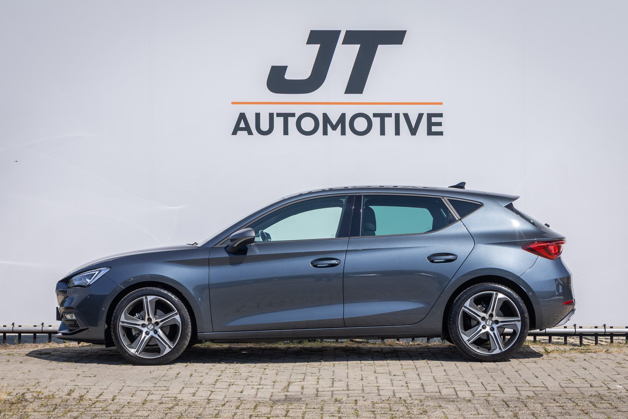 SEAT Leon 1.5 TSI FR nlauto | adaptive cruise | pdc | Carpla, Auto's, Seat, Euro 6, Leon, Origineel Nederlands, Bedrijf