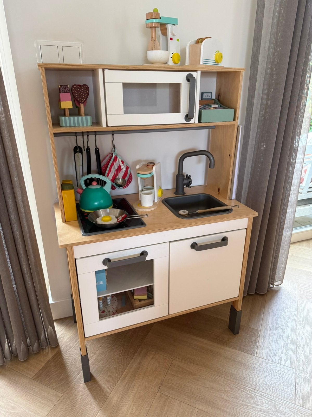 Houten speelkeuken met accessoires, Kinderen en Baby's, Speelgoed | Educatief en Creatief, Ophalen, Zo goed als nieuw, Knutselen
