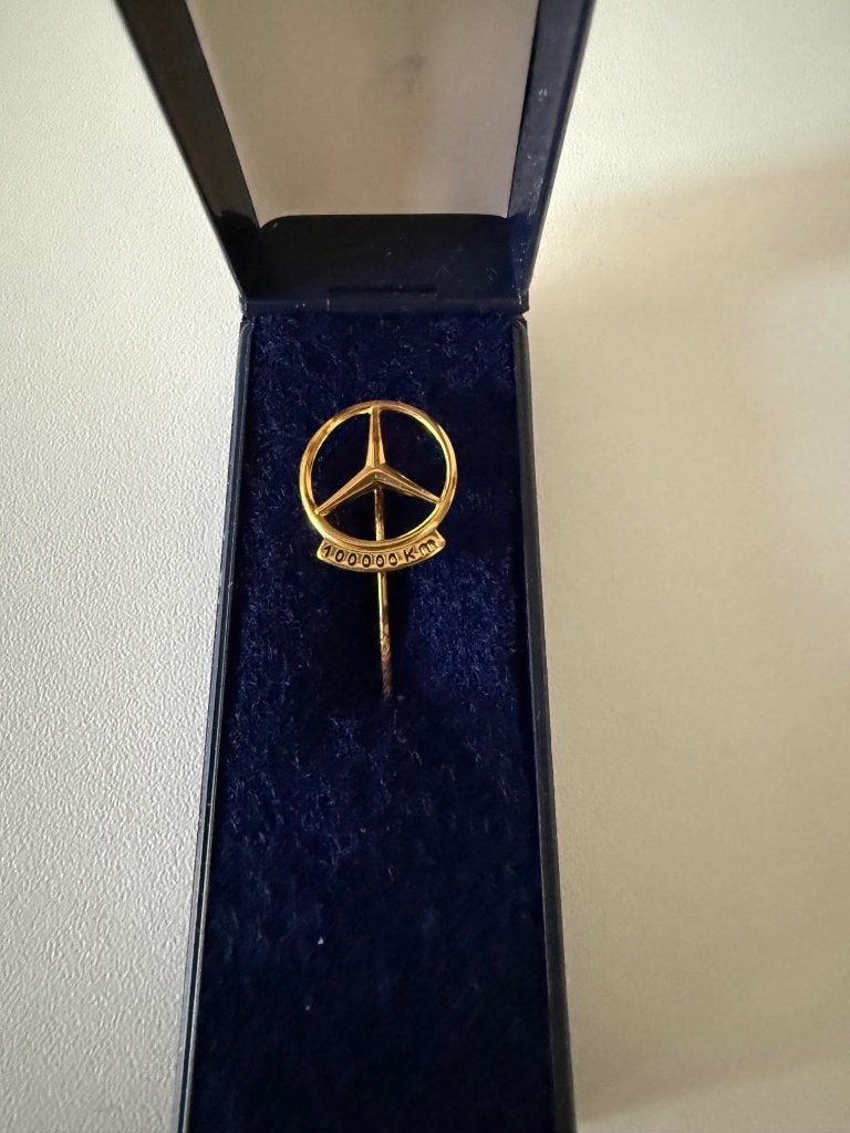 Reversspeldje Mercedes 100.000 km, Verzamelen, Ophalen, Gebruikt, Transport, Speldje of Pin