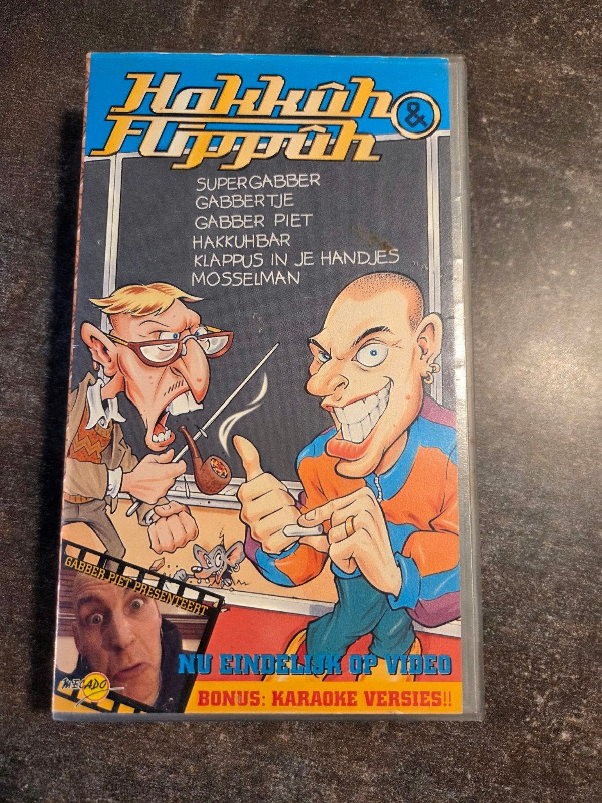 Hakkûh & Flippûh VHS - Gabber Piet presenteert, Cd's en Dvd's, Muziek, Gebruikt, Alle leeftijden, Extra's
