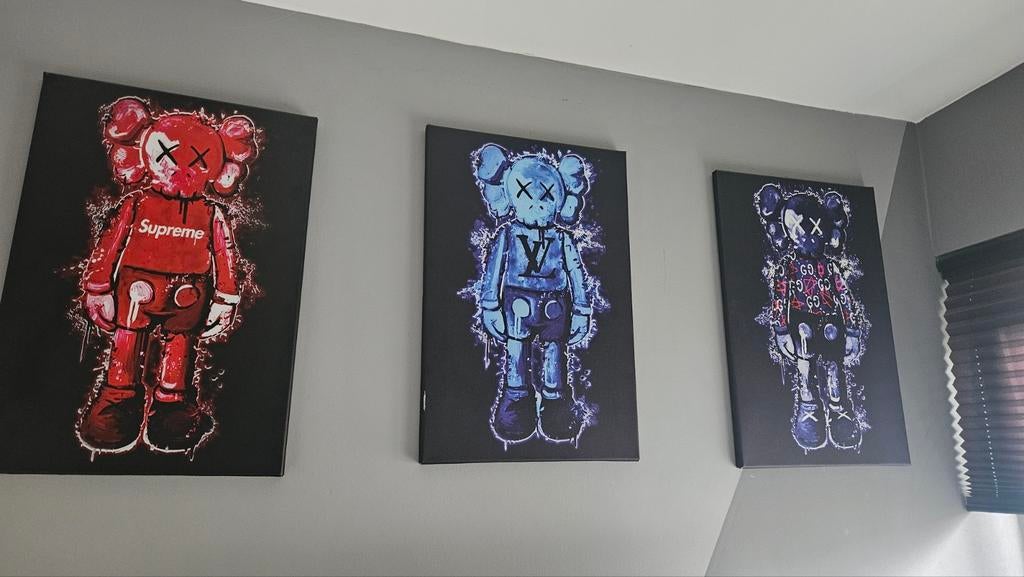 Set van 3 KAWS-stijl canvas schilderijen (66x44 cm), Ophalen