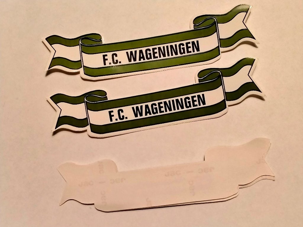 F.C. FC Wageningen vintage voetbal club sticker banner, Ophalen of Verzenden, Zo goed als nieuw, Sport