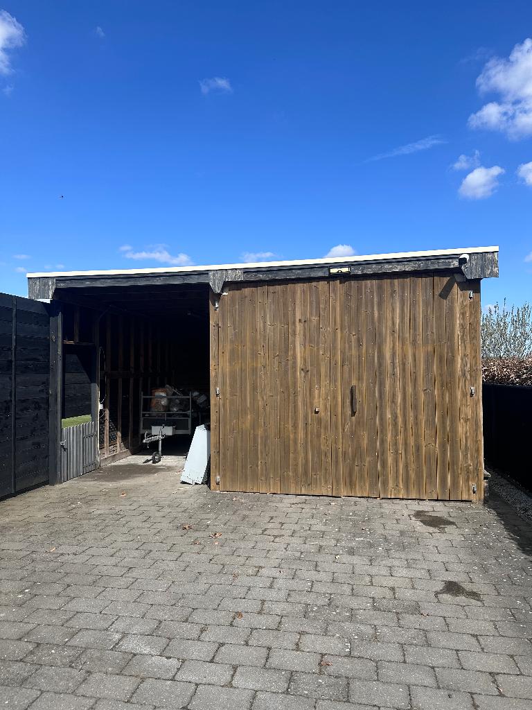 Houten schuur/garage met carport en berging, Ophalen, Gebruikt, Overige typen, Zonder ramen