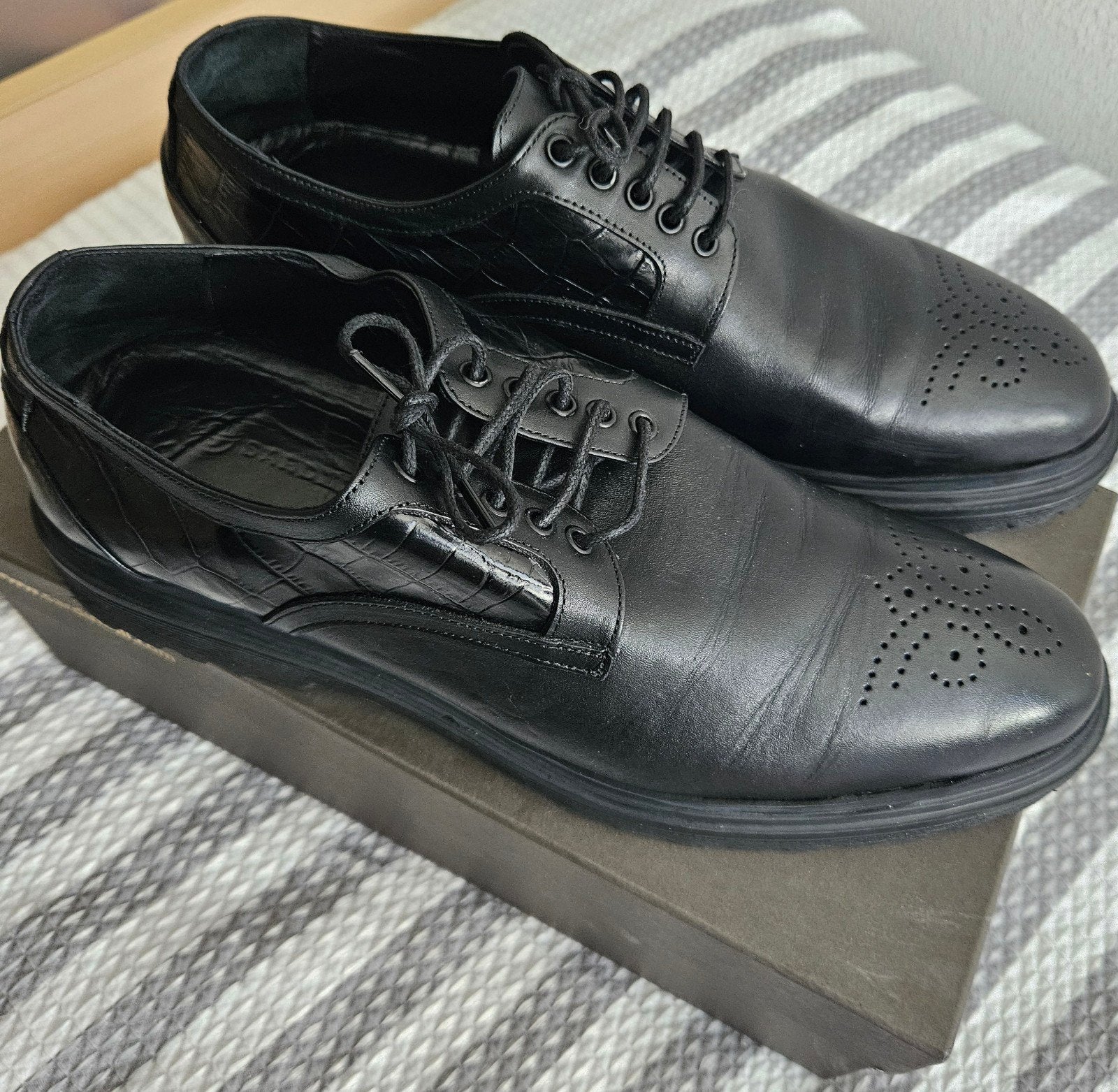 Nette heren veterschoen leer mt 44 zwart zgan, Kleding | Heren, Schoenen, Ophalen of Verzenden, Zo goed als nieuw, Zwart