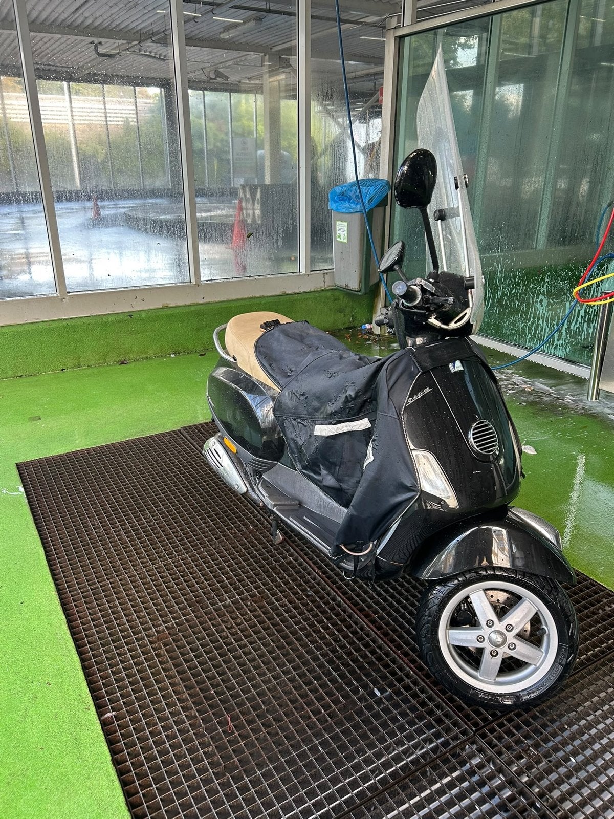 Vespa lx 50Scooter - Zwart, Gebruikt geel kenteken, Fietsen en Brommers, Ophalen, Gebruikt, 1 versnellingen, 50 cc