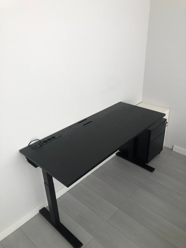 IKEA MITTZON Bureau 140x60 Zwart – Nieuwstaat, Zwart, Hout, In hoogte verstelbaar, Ophalen of Verzenden