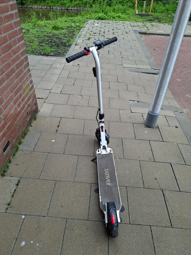 Elektrische step, Fietsen en Brommers, Steps, Ophalen, Zo goed als nieuw, Elektrische step (E-scooter)