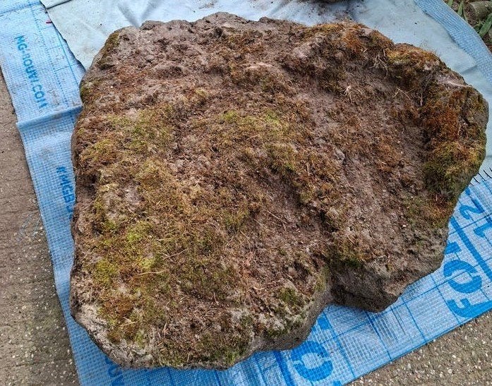 Sierlijke enorm grote lavasteen te koop: 110x110x35cm, Ophalen, Zo goed als nieuw, Kei, Lava