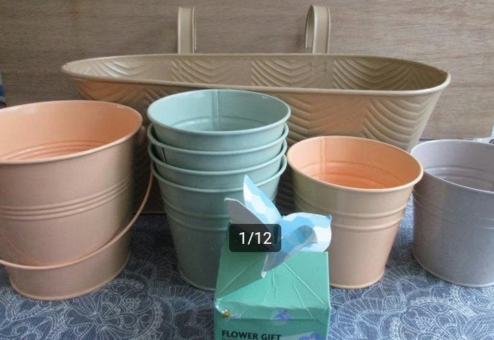 nieuwe metalen bloempotten en hangbloempot balkon., Tuin en Terras, Bloempotten, Rond, Nieuw, Ophalen of Verzenden, Metaal