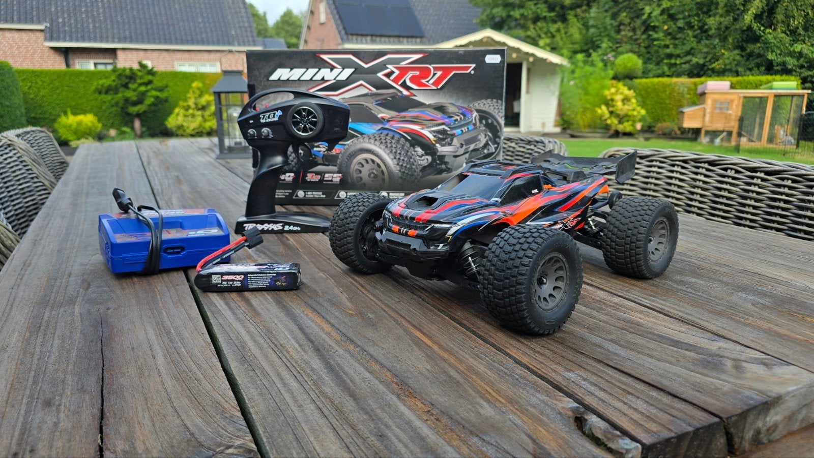 Traxxas Mini xrt zgan nieuw met snellader compleet, Ophalen of Verzenden, Zo goed als nieuw, Overige schalen, Onderdeel