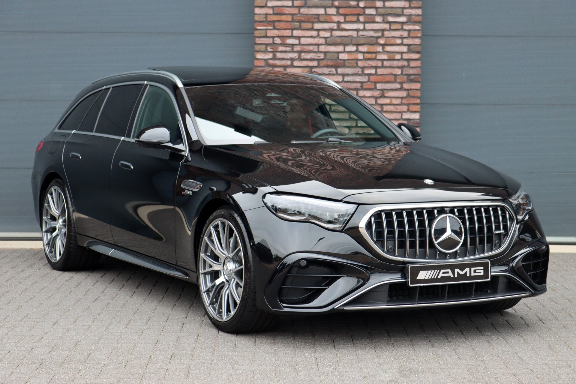 Mercedes-Benz E-Klasse Estate AMG 53 4MATIC+ | Hyperscreen |, Dealer onderhouden, Gebruikt, Zwart, Vierwielaandrijving
