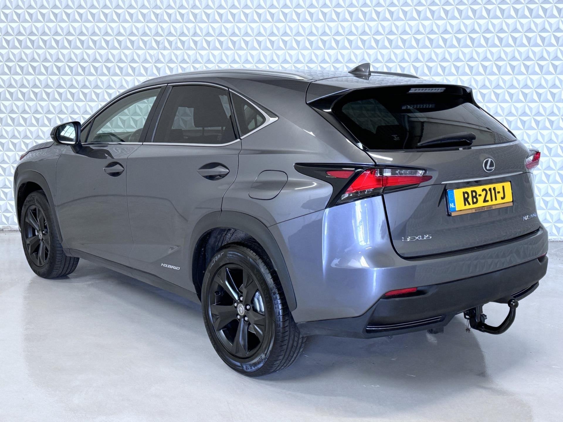 Lexus NX 300h AWD Sport Edition / 149.000km (2017), Auto's, Lexus, Automaat, Dealer onderhouden, Gebruikt, Euro 6
