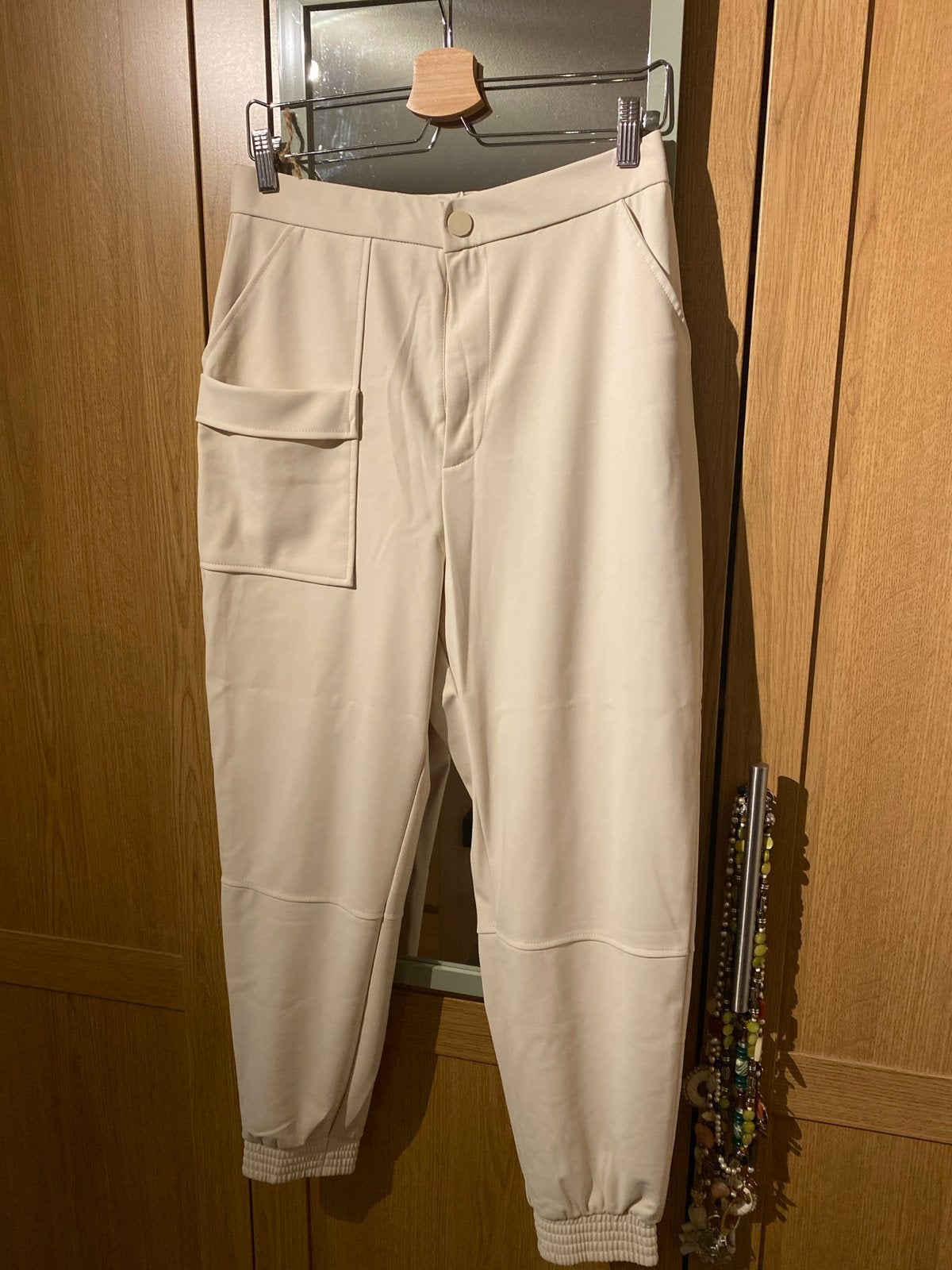 Zara Crèmekleurige Jogger Broek Maat L, Maat 38/40 (M), Beige, Ophalen of Verzenden, Zo goed als nieuw
