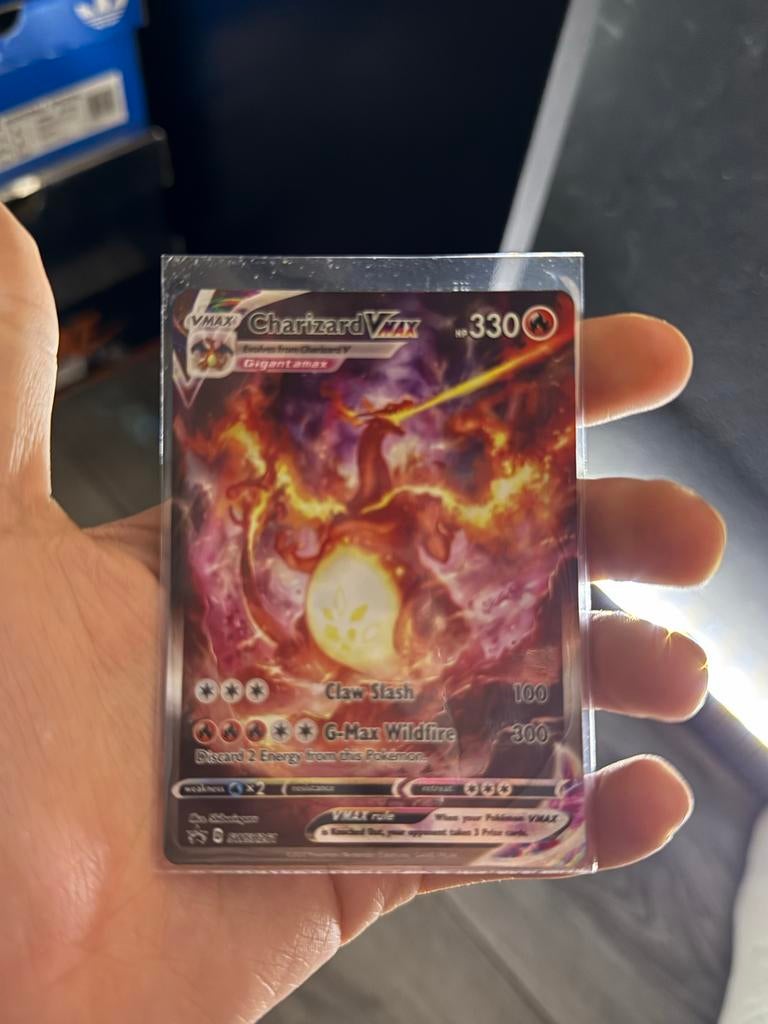 Charizard VMAX, Ophalen of Verzenden, Nieuw, Losse kaart