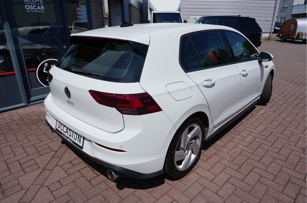 Volkswagen Golf 2.0 TSI GTI Automaat (bj 2024), Stof, Gebruikt, 4 cilinders, 1984 cc