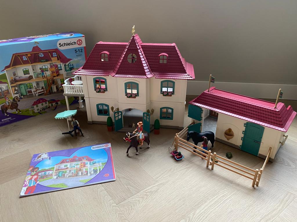 Schleich Horseclub Lakeside landhuis met paardenstal 42551, Ophalen, Zo goed als nieuw, Jongen of Meisje