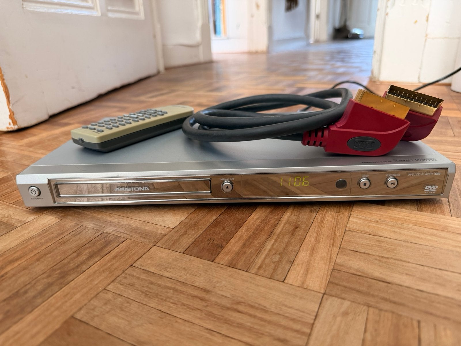 Aristona DVD/CD Speler met SCART kabel en afstandsbediening, Audio, Tv en Foto, Dvd-spelers, Ophalen of Verzenden, Gebruikt, Dvd-speler