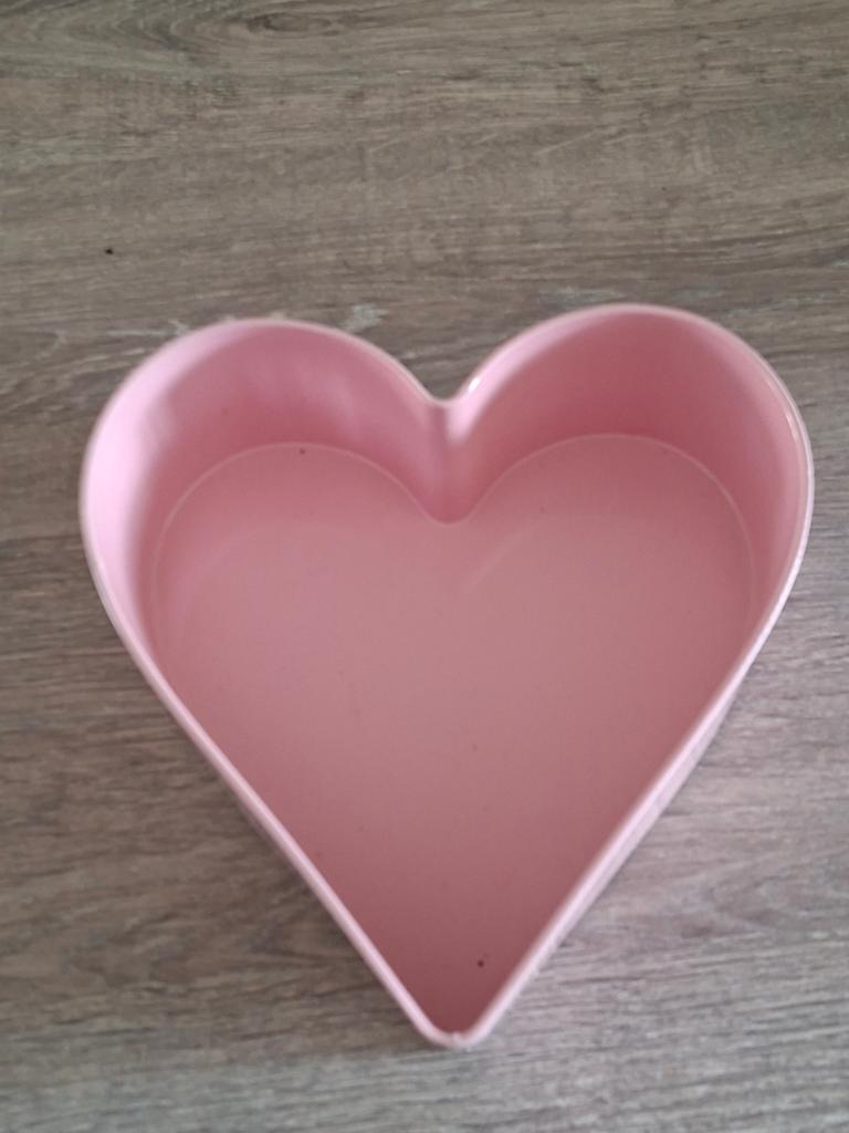 Roze hartvormige bloembak, Ophalen, Kunststof, Gebruikt, Minder dan 30 cm