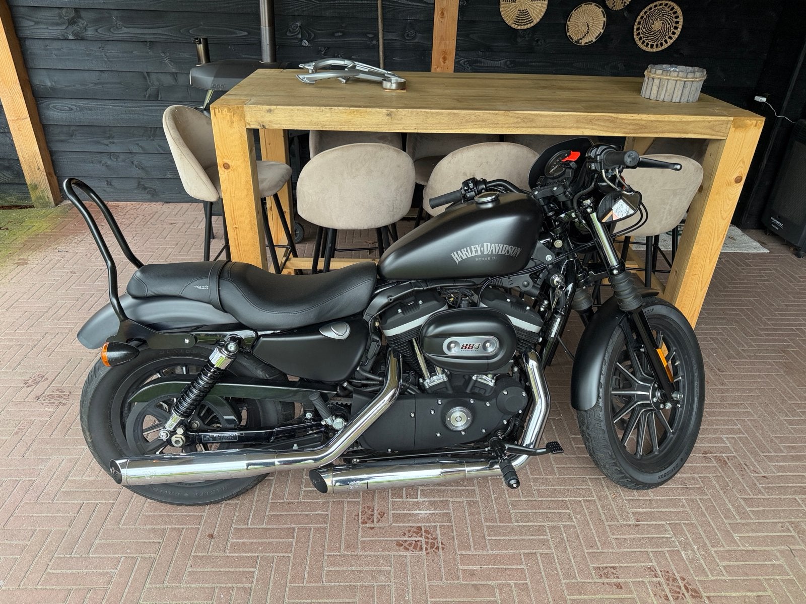 Harley Davidson 883 Iron - Goed onderhouden met extra's, Motoren, Motoren | Harley-Davidson, Particulier, Chopper, meer dan 35 kW