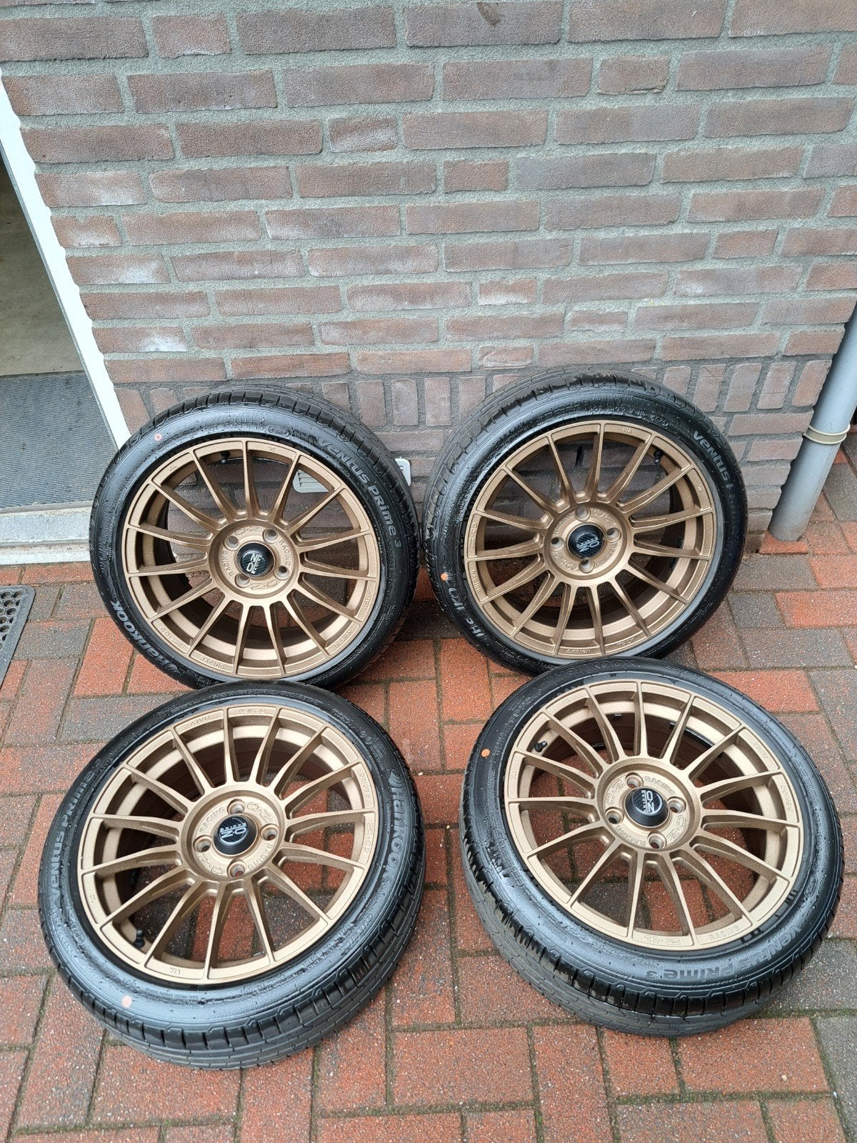 Nieuwe set 16 inch oz supertourismo look velgen 4x100, Auto-onderdelen, Banden en Velgen, Ophalen