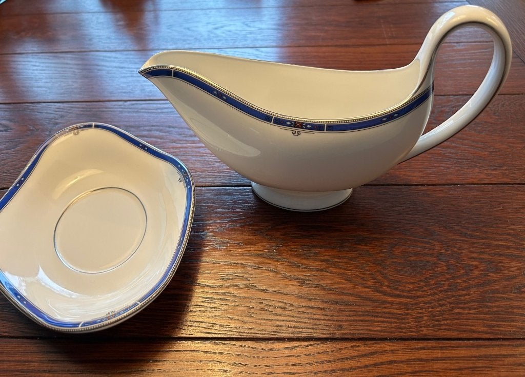 Wedgwood servies sauskommen, Huis en Inrichting, Ophalen of Verzenden, Zo goed als nieuw, Kom(men), Modern
