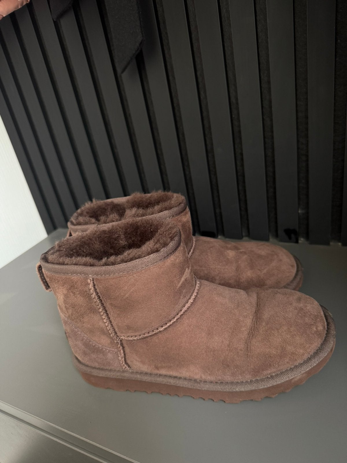 Uggs maat 35 zgan, Ophalen, Jongen of Meisje, Laarzen, Zo goed als nieuw
