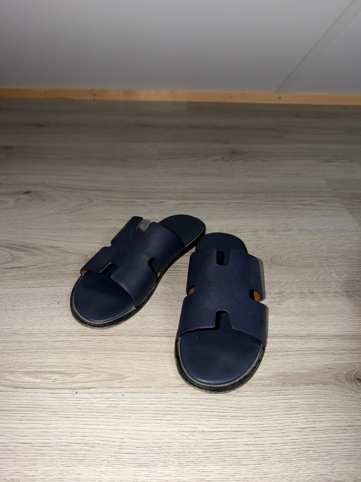 Hermes slippers izmir 41, Kleding | Heren, Slippers, Blauw, Ophalen of Verzenden, Gedragen
