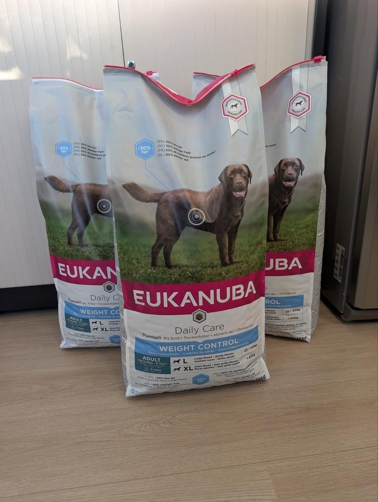 Eukanuba hondenbrokken weight control 3x 15kg, Ophalen, Hond