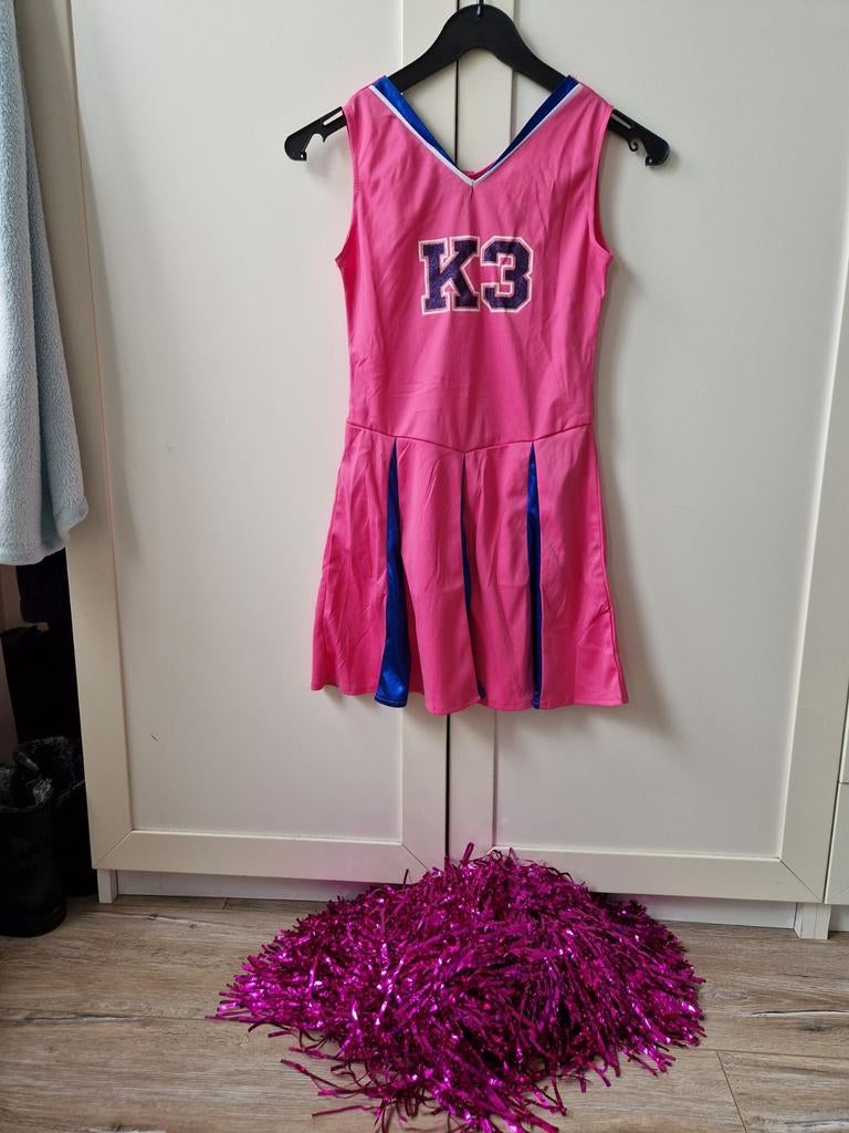 K3 Cheerleader jurkje met pompons maat 152, Kinderen en Baby's, Carnavalskleding en Verkleedspullen, Ophalen of Verzenden, 146 t/m 152