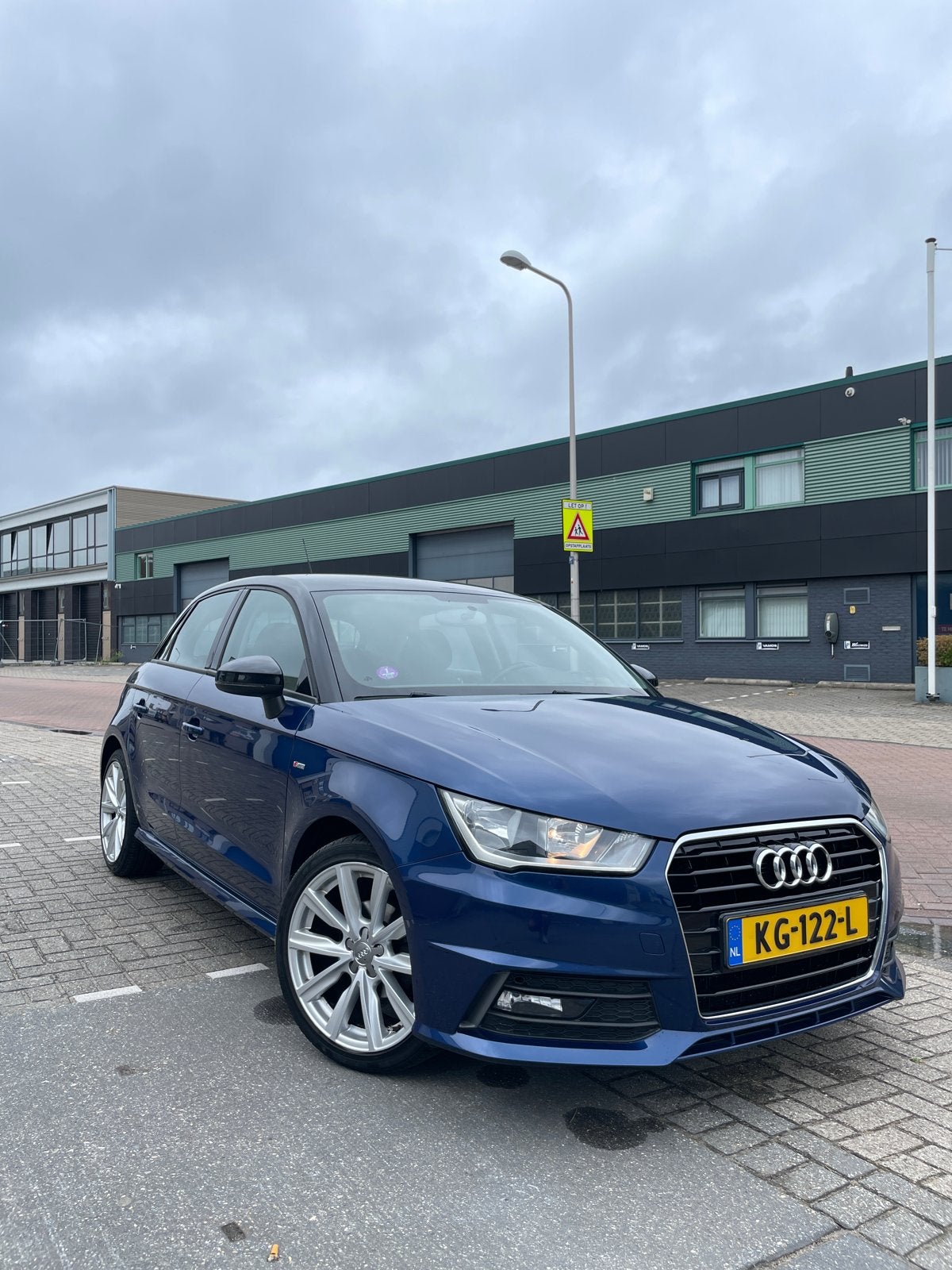 Audi A1 1.0 Tfsi 70KW Sportback 2016 Blauw, Auto's, Voorwielaandrijving, Stof, 95 pk, Blauw