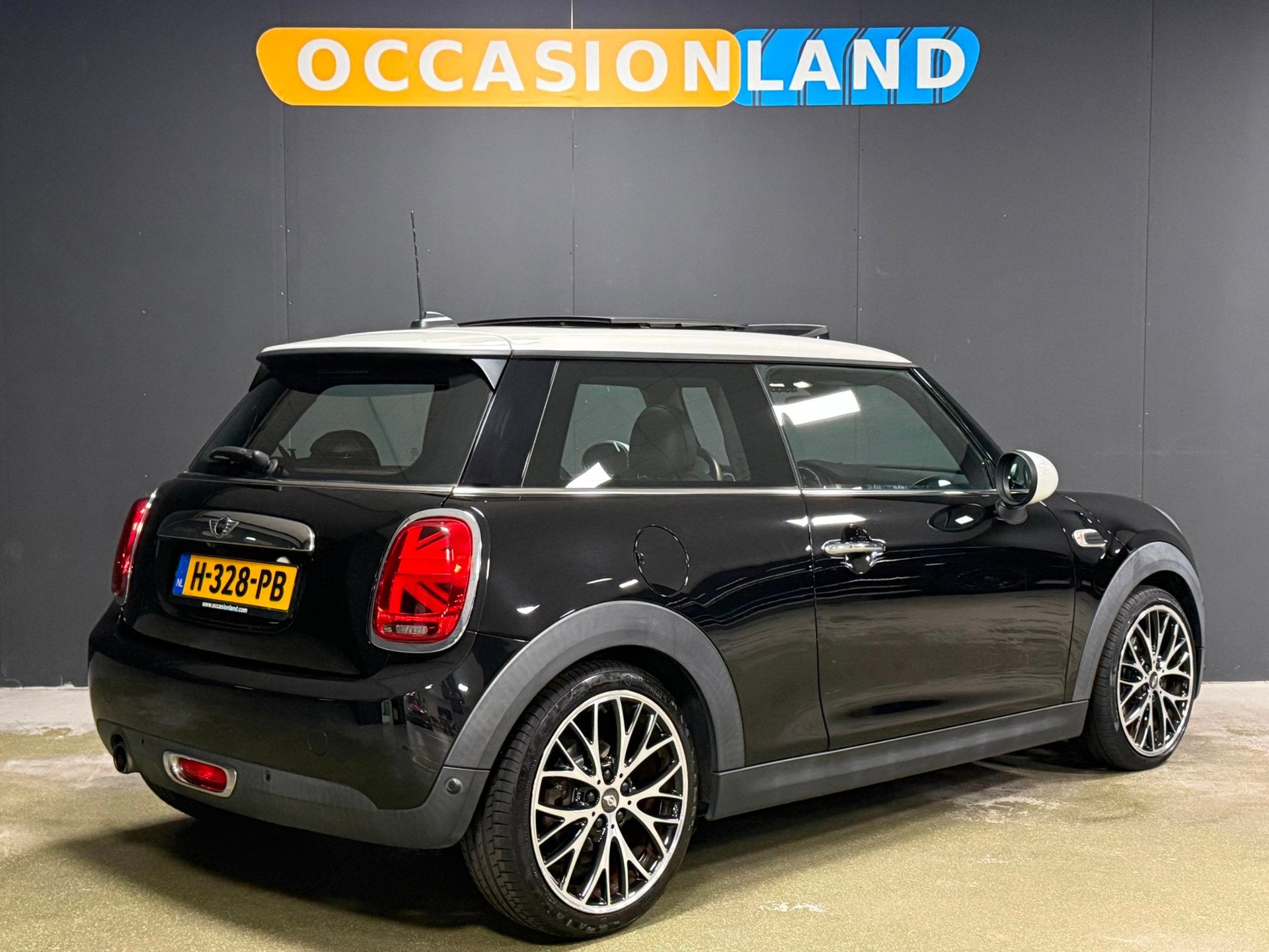 Mini 3-Deurs 1.5 Cooper Chili Serious Business|PANO|SFEER|CA, Auto's, 136 pk, Gebruikt, 4 stoelen, Bedrijf