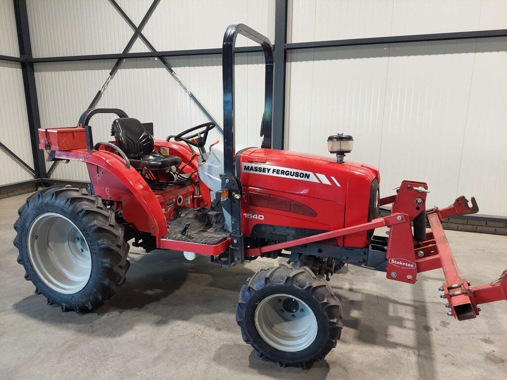 Massey Ferguson 1540 breedspoor, AGCO Inter, 2500 tot 5000, Info@masseyferguson.com, Johann-Georg-Fendt-Straße 4
87616  Marktoberdorf, DE