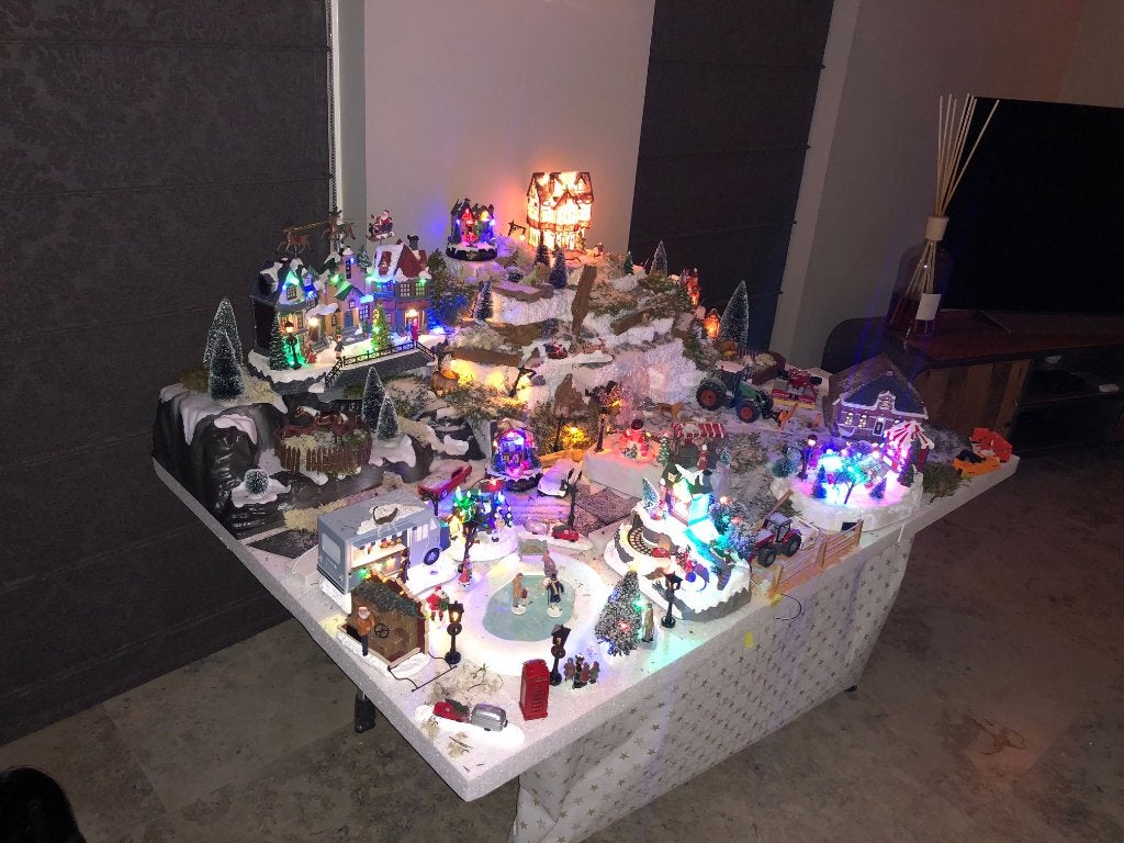 Super groot kerstdorp, Diversen, Ophalen, Zo goed als nieuw