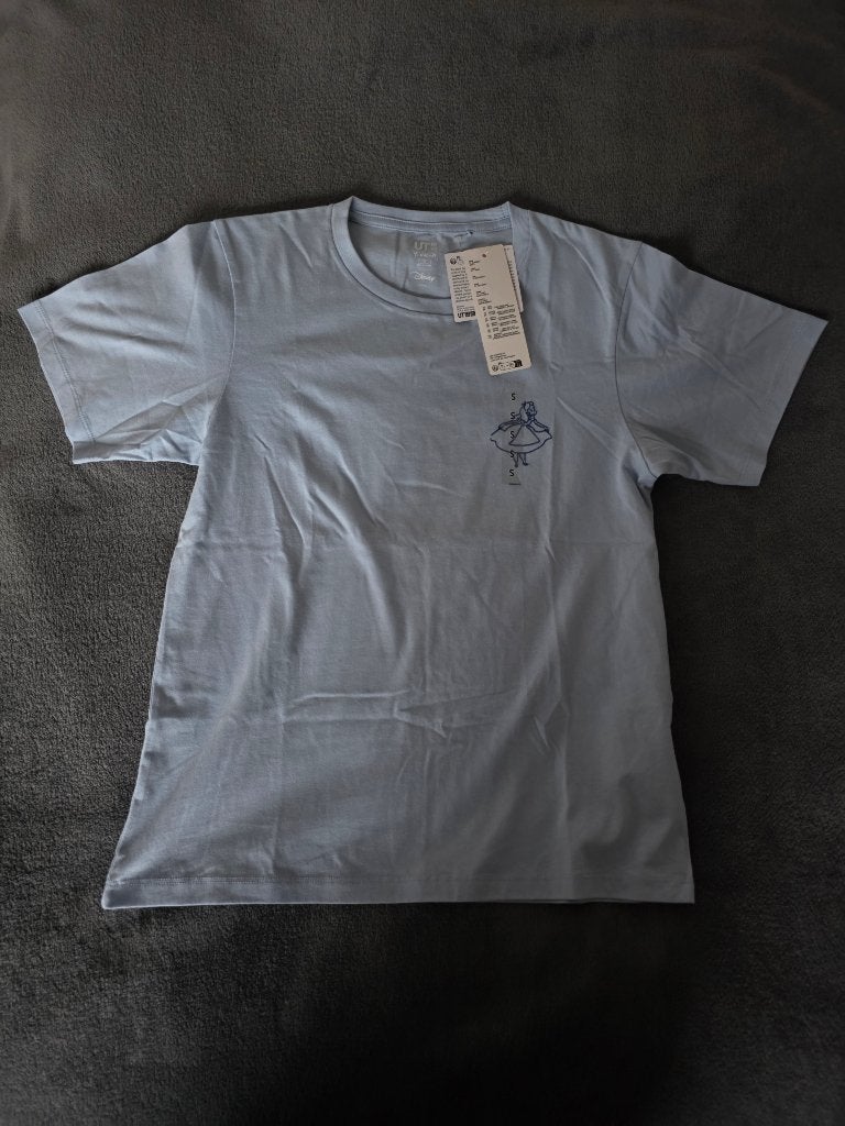 Uniqlo Alice in Wonderland UT shirt maat S (#MFAxYuNagaba), Blauw, Nieuw, Ophalen of Verzenden, Korte mouw