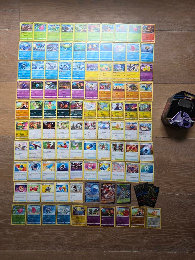 98 Pokémon kaarten Evolving skies met blik, Ophalen of Verzenden, Gebruikt, Meerdere kaarten