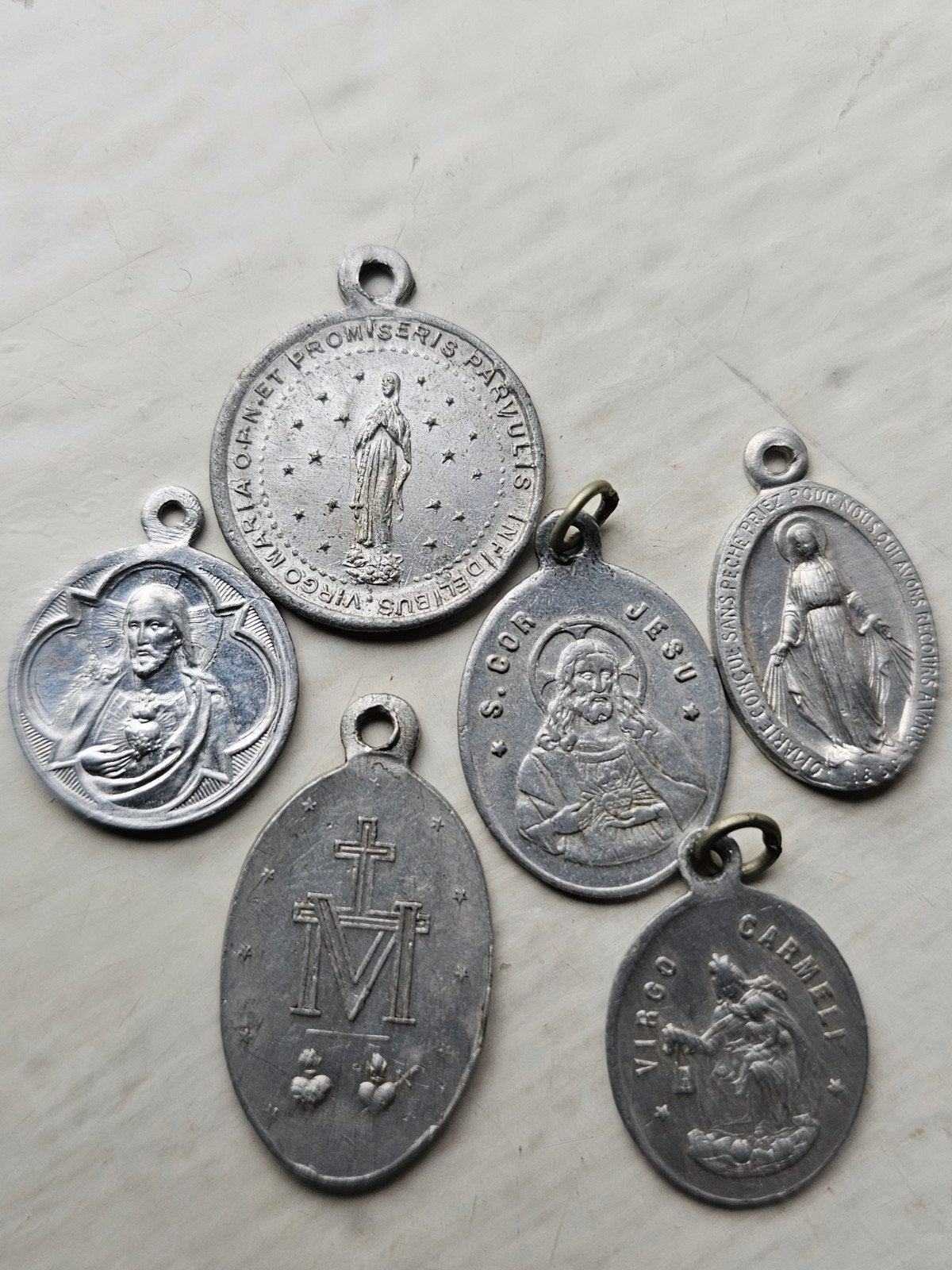 Religieuze Hangers met Wonderdadige Medaille, Ophalen of Verzenden, Gebruikt, Sieraad, Christendom | Katholiek