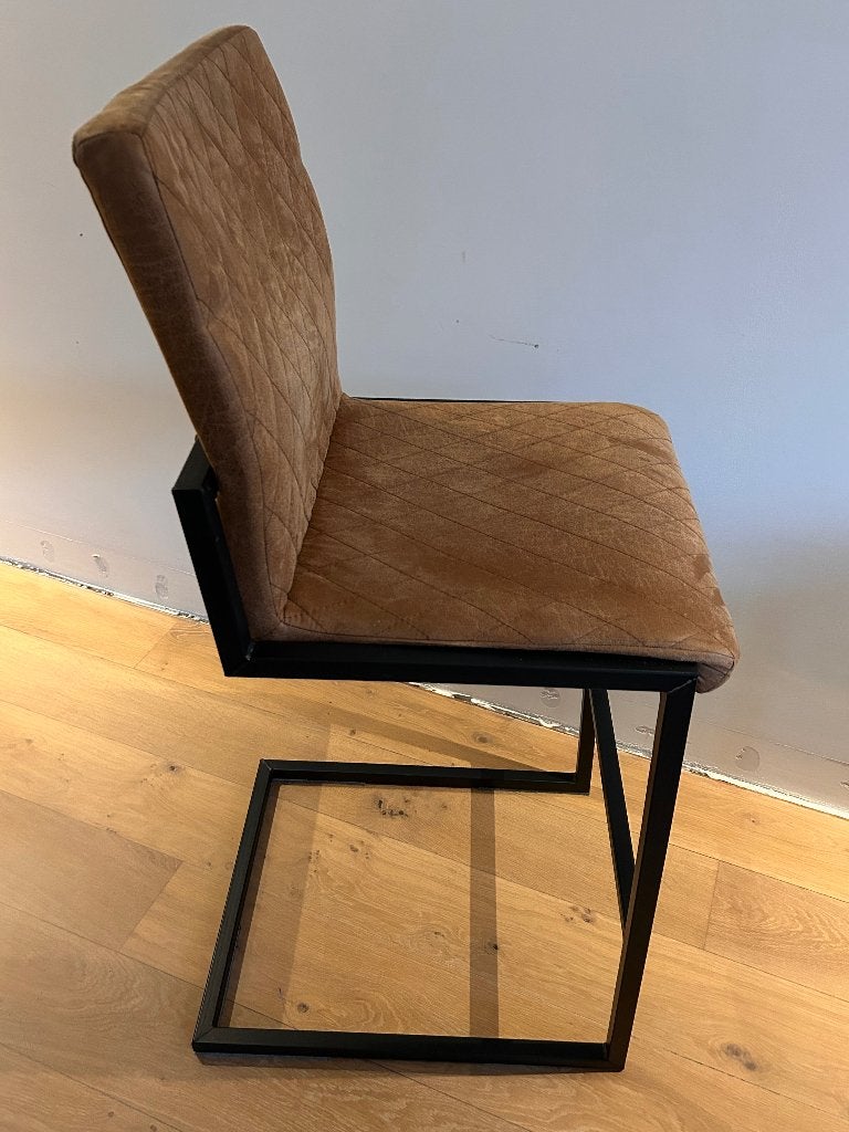 8 barkrukken: 4 antraciet, 4 bruin/cognac - zithoogte 78 cm