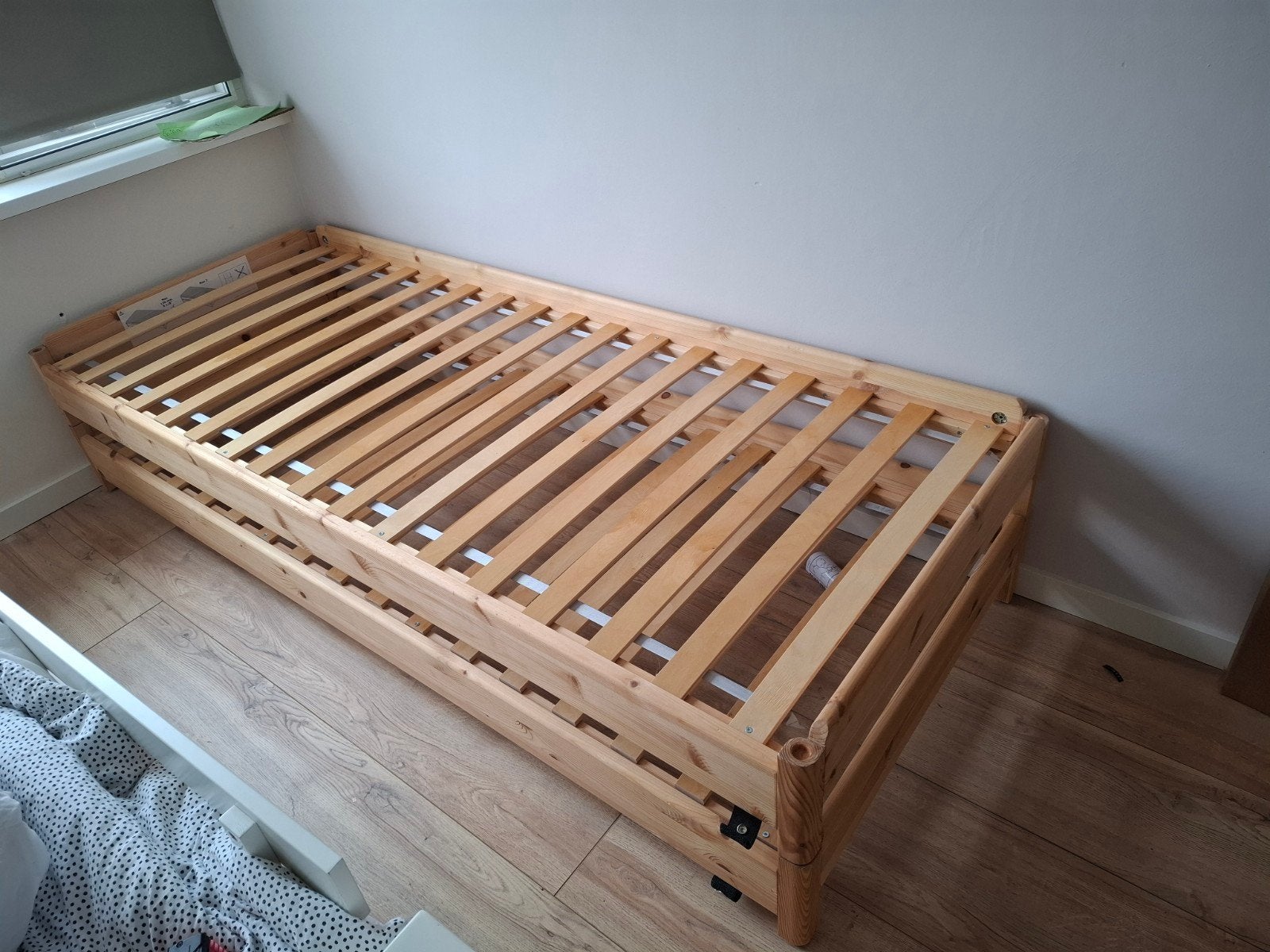 Utaker stapelbaarbed + Asfall kwaliteits matrassen 2 stuks z, 90 cm, Eenpersoons, Wit, Ophalen of Verzenden