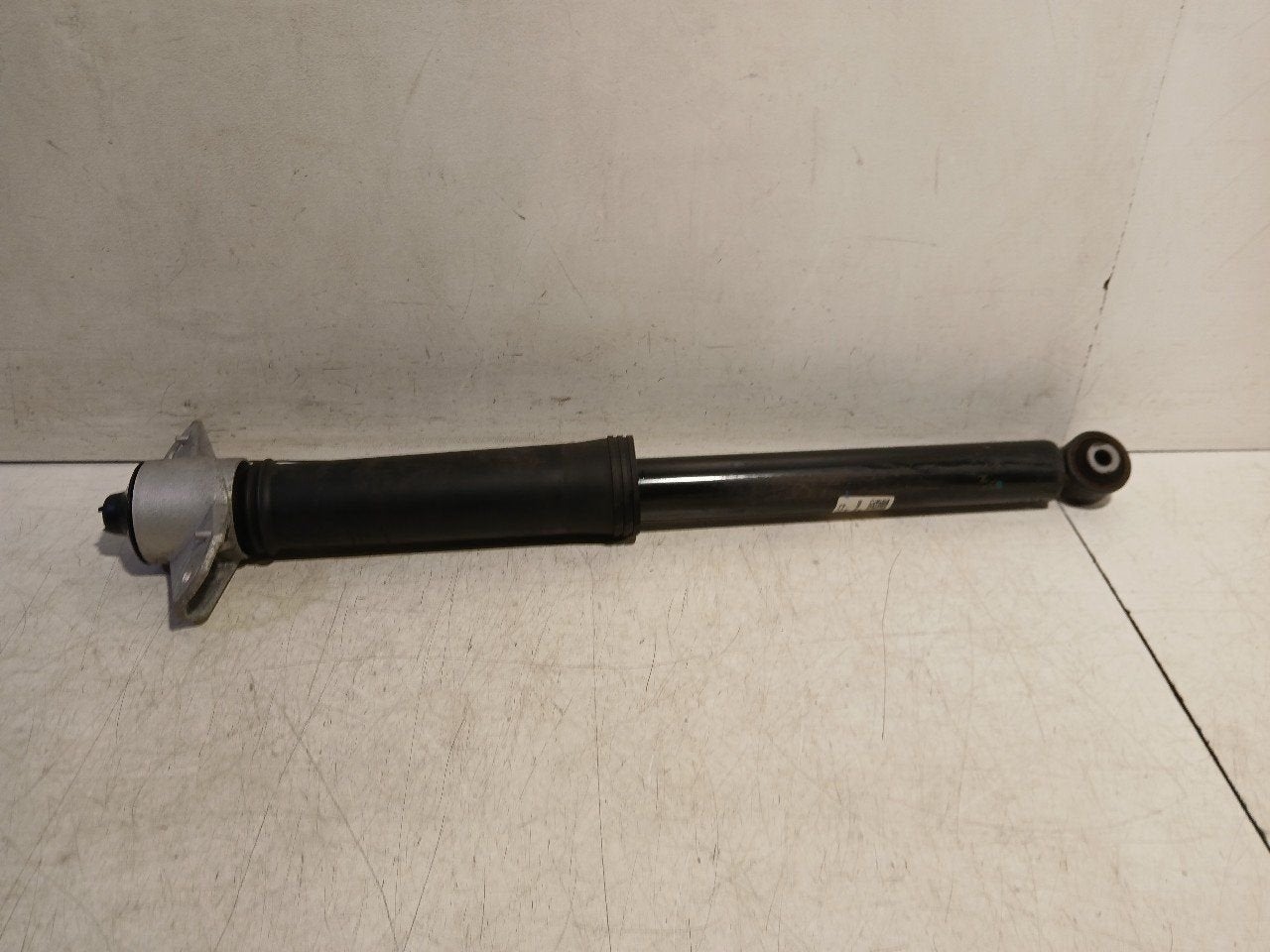 Schokbreker rechts achter Lynk & Co 01, Onderdelen@venauto.nl, Van der Ven Autorecycling B.V., Gebruikt, Ettenseweg 76, 4706 PB Roosendaal, The Netherlands