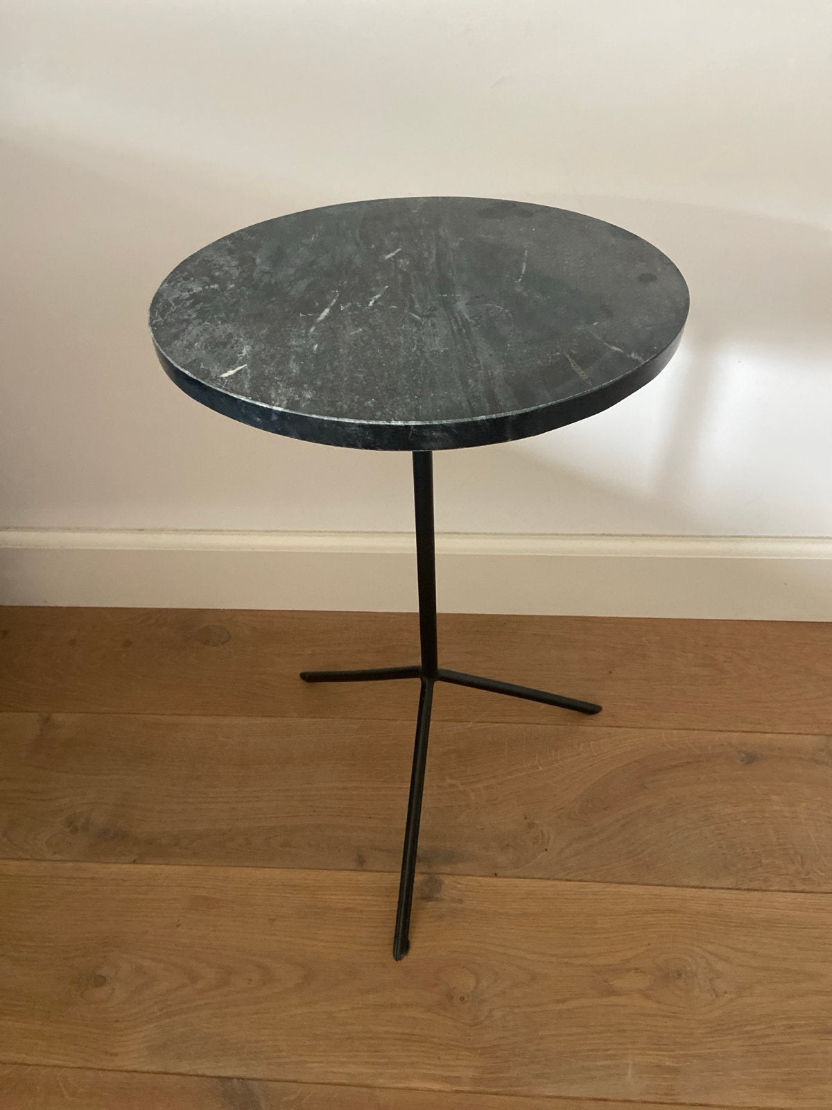 Zwart marmeren bijzettafel, Overige materialen, Minder dan 55 cm, Rond, Zo goed als nieuw