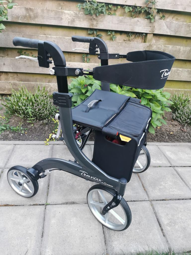 Mooie Travixx DeLuxe lichtgewicht rollator maat S, Diversen, Rollators, Ophalen of Verzenden, Opvouwbaar, Zo goed als nieuw