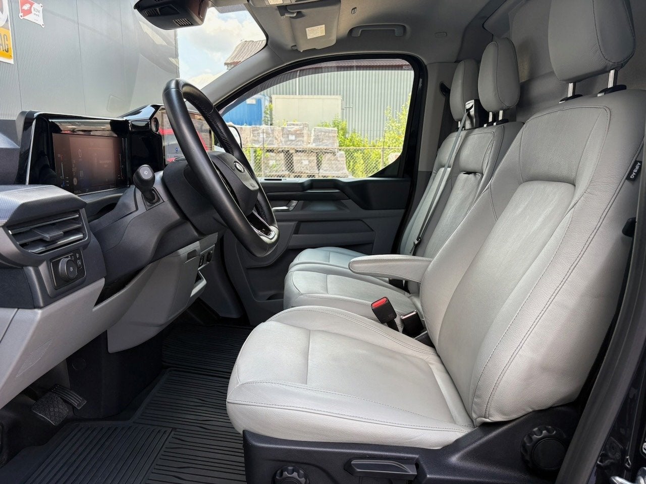 Ford Transit Custom 300 2.0 TDCI 170pk L1H1 Limited Aut. | L, 1869 kg, Gebruikt, Euro 6, 4 cilinders