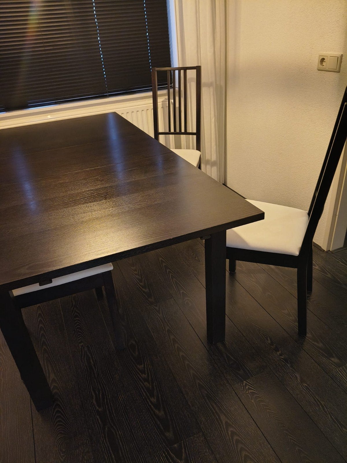 Uitschuifbare eettafel met 4 stoelen, Huis en Inrichting, Ophalen