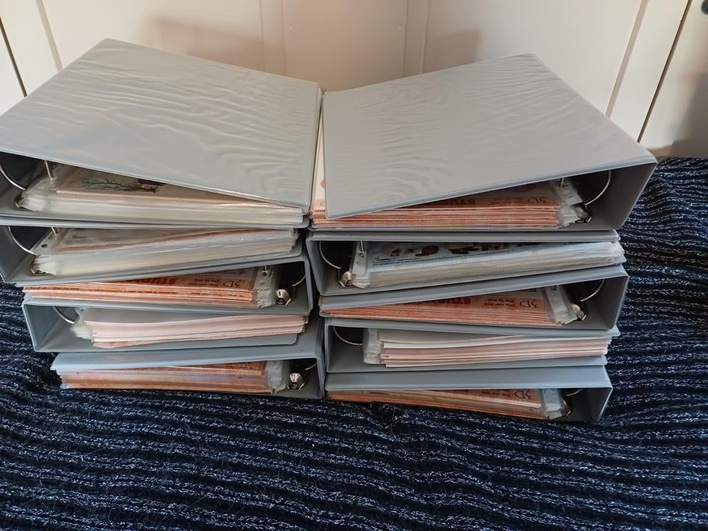 Voor 75 euro - 10 mappen vol met verschillende knipvellen, Ophalen, Nieuw, Overige thema's, Knipvel