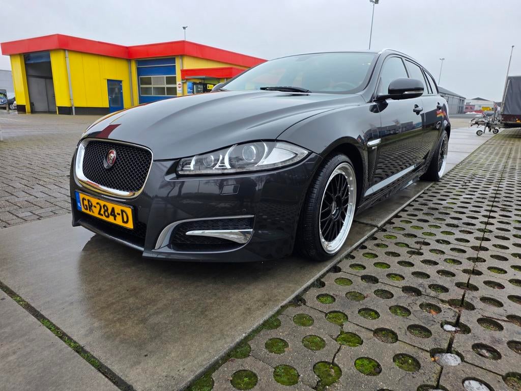 Jaguar XF 2.2D 120KW/163PK Sportbrake 2015 Grijs