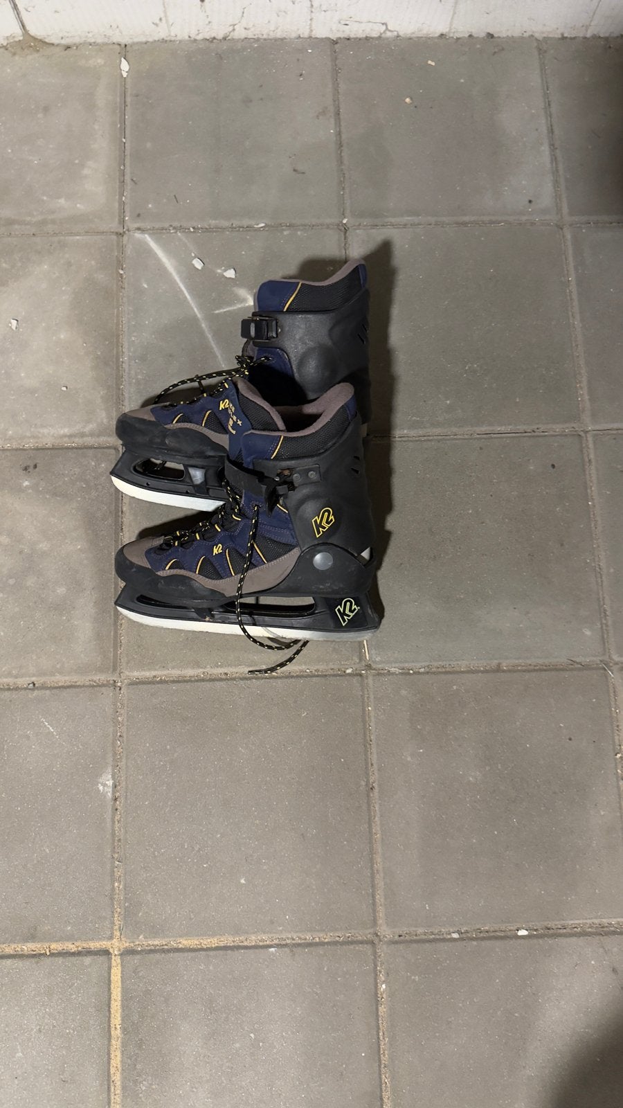 K2 IJshockeyschaatsen - Maat 44, Sport en Fitness, Schaatsen, Ophalen of Verzenden, Gebruikt, IJshockeyschaatsen, Overige merken